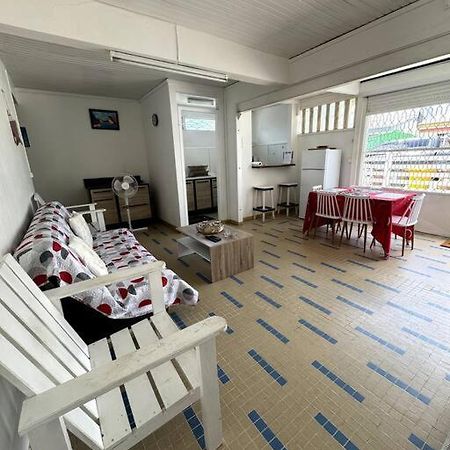 Maison Authentique A 300M De La Plage Sainte-Anne Kültér fotó