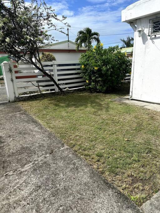 Maison Authentique A 300M De La Plage Sainte-Anne Kültér fotó
