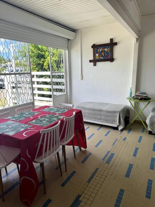 Maison Authentique A 300M De La Plage Sainte-Anne Kültér fotó