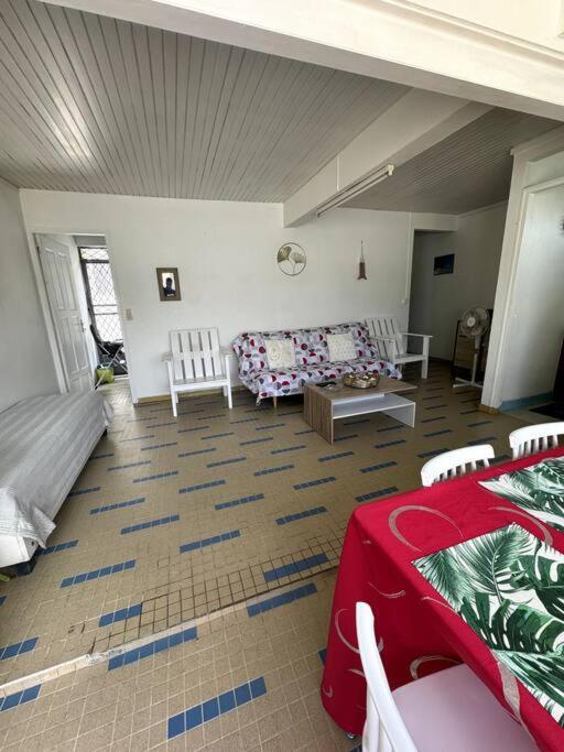 Maison Authentique A 300M De La Plage Sainte-Anne Kültér fotó