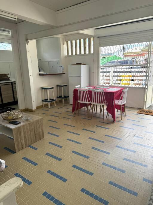 Maison Authentique A 300M De La Plage Sainte-Anne Kültér fotó